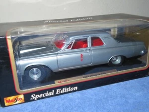 1963 DODGE 330 SILVER MAISTO 1:18 OPENING HOOD DOORS & TRUNK - Picture 1 of 4