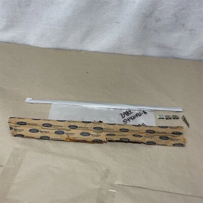 FORD LTD CROWN VICTORIA 1979-1986 MOLDURA VENTANA TRASERA NUEVO EN STOCK Foto 1 de 4