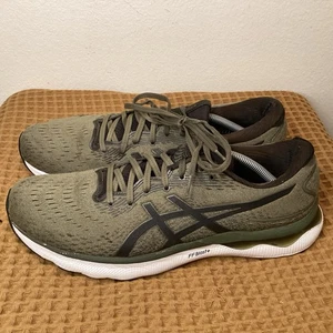Asics Gel-Nimbus 24 Herren Gr. 12 Laufschuhe Olivgrün Sneaker - Bild 1 von 9