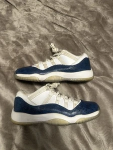 Talla 6.5 (GS) - Jordan 11 Retro 2019 Low Navy Snakeskin - Imagen 1 de 6