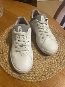 On Running THE ROGER Advantage Shoes In White/Rose (48.99454) Women's Size 8 - Picture 1 of 7