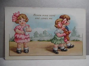 PC2062 - POSTCARD OF SINGLE GIRL & COUPLE "NEVER MIND SOME ONE LOVES ME" - Picture 1 of 1