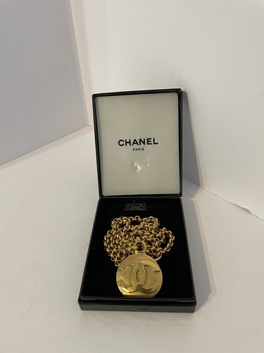 Collana catena vintage chanel placcata oro con logo CC