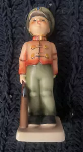 Figura De Colección Goebel M.J Hummel #332 - SOLDIER BOY - Imagen 1 de 5