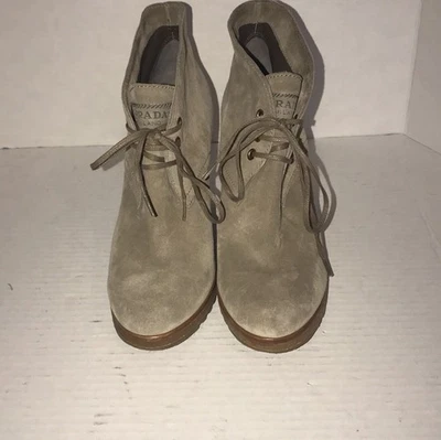 Botines con cordones de gamuza beige PRADA Linea Rossa, talla 37,5 Foto 1 de 4