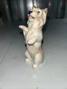 Royal Doulton Figurine HN2589 - Begging Cairn Terrier Dog 3 3/4" Tall - Picture 1 of 6