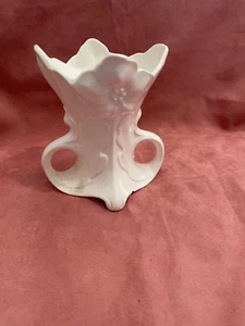 Art Nouveau Cream/white Floral Handled Vase - Picture 1 of 7