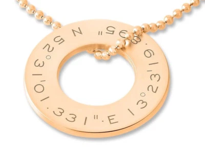 Halskette mit Gravur Namenskette Ring Anhänger mit Gravur Koordinaten Kette - Bild 1 von 4