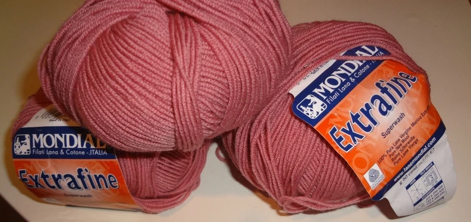 3 Bolas de Hilo de Tejer Extrafino Mondial Color 153 Foto 1 de 1