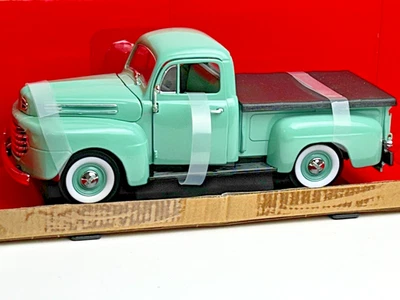 1:18 Scale Yatming Diecast 1948 Ford F-1 Pickup Truck with Box - Image 1 of 4
