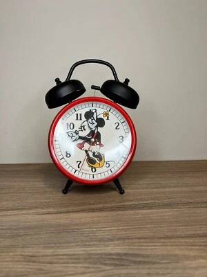 RELOJ DESPERTADOR RETRO DISNEY MINNIE MOUSE ROJO Funciona, Sin Cubierta de Batería Foto 1 de 4