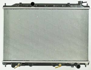 Radiador ajuste directo Nissan Quest 2004-2009 3,5 L - Imagen 1 de 2