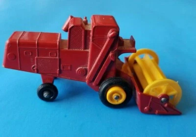 LESNEY MATCHBOX #65 CLAAS COMBINE HARVESTER - Image 1 of 4