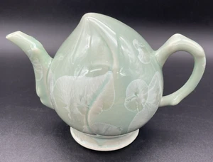 Tetera Cristalina Celadon Esmalte Porcelana Cadogan/Olla de Vino Novedad Rompecabezas Usada en Excelente Condición - Imagen 1 de 9