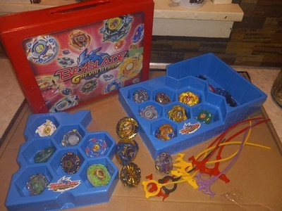 Beyblade Gran Lote de Beyblades, Estuche de Transporte y Accesorios  Foto 1 de 4