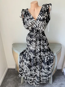Calvin Klein Maxi Dress S 4 V Neck Cap Long Black Drawstring Tiered Easy $134 - Picture 1 of 13