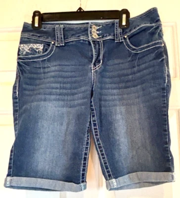 Amethyst Jean Shorts Stretchy Material Size Womens  11 - Image 1 of 4