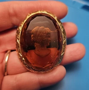 Cameo Brooch Large Gold Tone Clear Intaglio Vintage - Picture 1 of 10