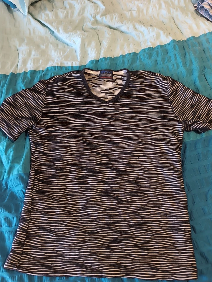 Camiseta pequeña Nicole Club para hombre Foto 1 de 1