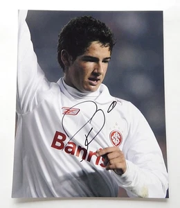 Alexandre Pato Signed 8x10 Photo Soccer Football Auto Autograph - Picture 1 of 2