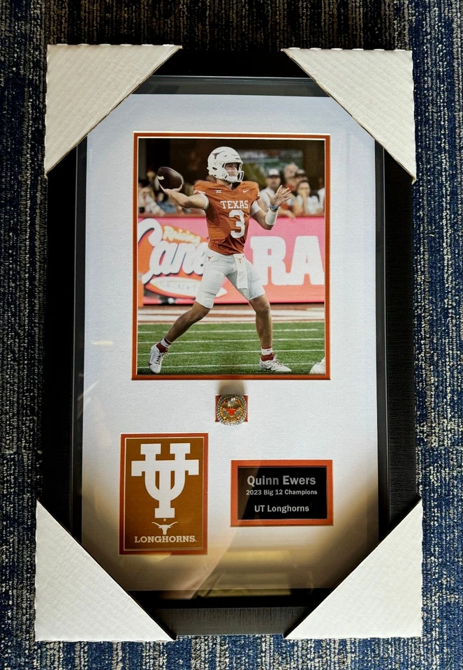 Anillo y foto 14x22 Quinn Ewers réplica de campeonato de la NCAA Texas Longhorns enmarcada Foto 1 de 1