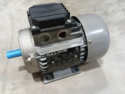 BALDOR MM5350 Industrial Electric Motor 0.5Hp 0.37kW 3PH 1,690RPM. *NEW*