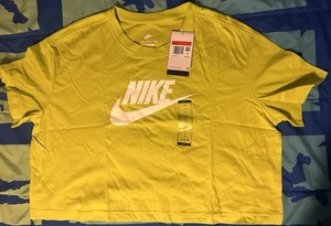 NUEVA Camiseta Recortada NikeSportswear Essential Para Mujer “Bright Cactus” Talla Grande - Imagen 1 de 2