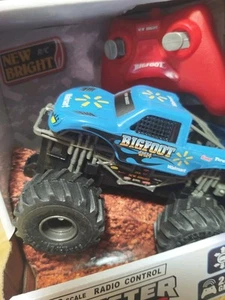 Monster Truck * BigFoot* Wal-Mart* Remote Control* - Picture 1 of 10