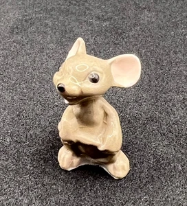 Miniature Mouse Figurine Big Ears Holding Tail - Picture 1 of 10