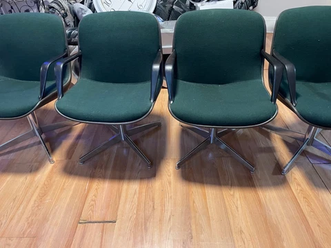 4 Vintage 1982 Steelcase office Chairs Cover