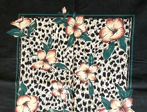 82"" x 60"" Baumwolle schwarz Tierdruck Tischdecke mit hellbraunem Hibiskus Blumen rechteckig - Bild 1 von 4