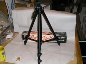 Vantage VT-250 Tripod in Box - 18"-50" Adjustable Height - Pan / Tilt Head - Picture 1 of 8