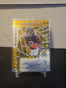 2022 Mosaic Gold Velus Jones Jr. Rookie Auto RC Gold Rookie #/10 Bears - Picture 1 of 2