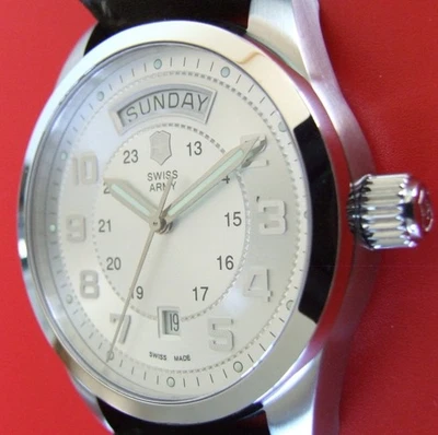NIB VictorINOX SWISS ARMY~Men's AMBASSADOR 25J AUTOMATIC~DAY/DATE~Silver~Leather - Image 1 of 4