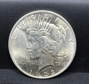 1923-P Peace Silver Dollar Nice Luster Uncirculated 3553 - Picture 1 of 5