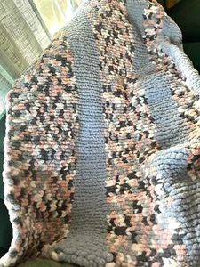 Handmade chunky knot blanket any size, color or pattern. Made to order. - Picture 1 of 2