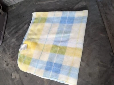 Manta de cuna vintage azul amarillo a cuadros polar bebé recién nacido 2009 Foto 1 de 4