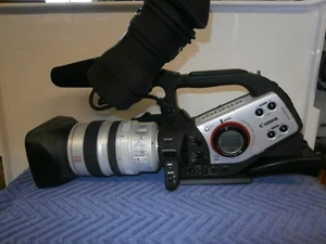 Canon XL2 Mini DV Camcorder PAL format. 3 CCD with 20 X optical zoom lens - Picture 1 of 23