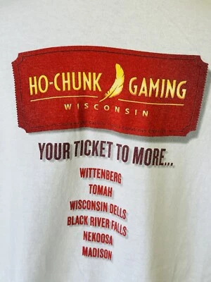 Camiseta gráfica Hanes peso pesado Ho-Chunk Gaming Wisconsin Dells 2XL - Imagem 1 de 4