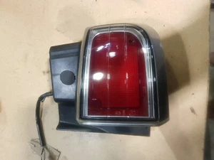 Nissan Elgrand ME51 Fahrer oben hinten Fahrer Seitenleuchte OSR Off Side 2004 -2010 - Bild 1 von 6