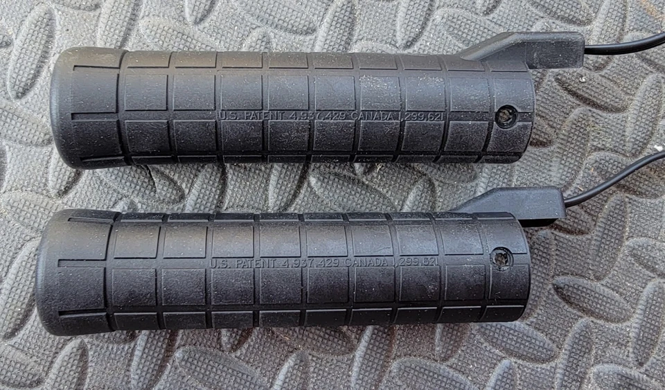 Ariens new 2 hot grips -snowthrowers, OEM supplier. Sold without the connector - Image 1 of 4
