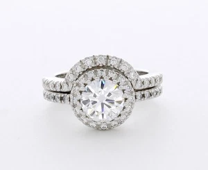 2,2 kt Laborgefertigter Diamant D/VS2 runder 18 K Weißgold Halo Seitenstein Ring Set - Bild 1 von 4