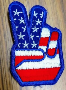 Parche vintage bordado de la mano de la mano del signo de la paz, ¡GENIAL! ¡No usado! ¿Década de 1970? - Imagen 1 de 2