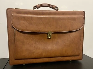 Vintage AIRWAY Retro Briefcase Suitcase W Key Faux leather - Picture 1 of 7