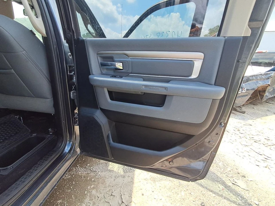 2016 Dodge Ram 1500 Rear Door Trim Panel Gray Used 4DR PU GRY 3617303 - Изображение 1 из 1