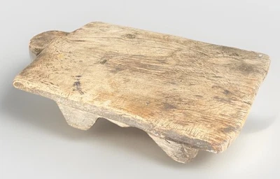 Plateau tabouret africain ancien – bois sculpté massif – 55×42 cm – 7 kg – rare - Photo 1/4