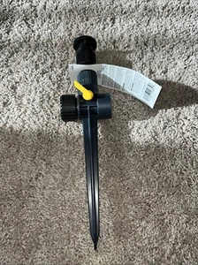 Melnor Multi Adjustable Lawn Sprinkler on a Spike with Integrated - Picture 1 of 3