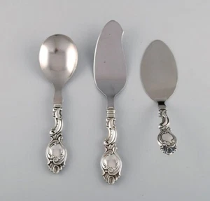 Danish silversmith. Three serving parts in silver (830). Rococo style, 1940s. - Picture 1 of 5