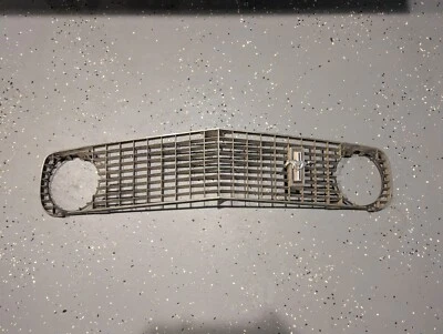 Ford Mustang 1969 parrilla con emblema (usado) Foto 1 de 3