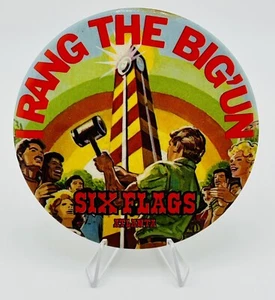 Prendedor de recuerdo vintage Six Flags Atlanta Georgia insignia I Rang The Big Un - Imagen 1 de 9